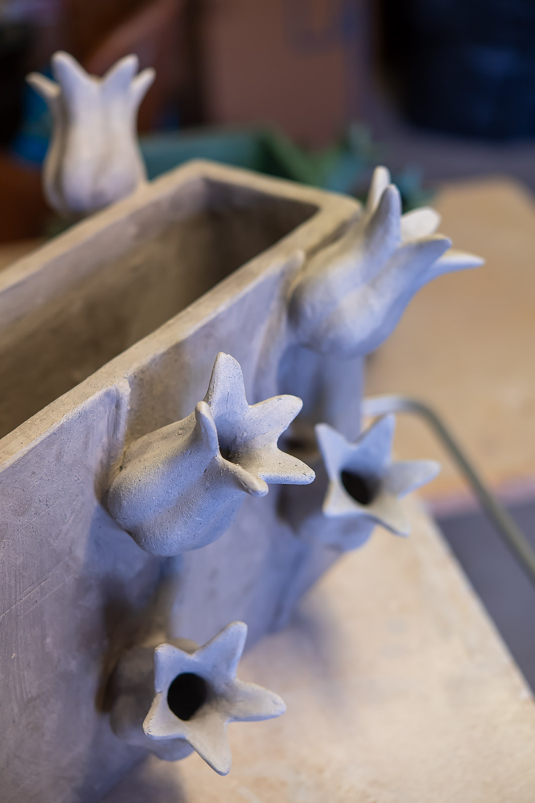 Kärl Tulpan i Elna-Karins verkstad.